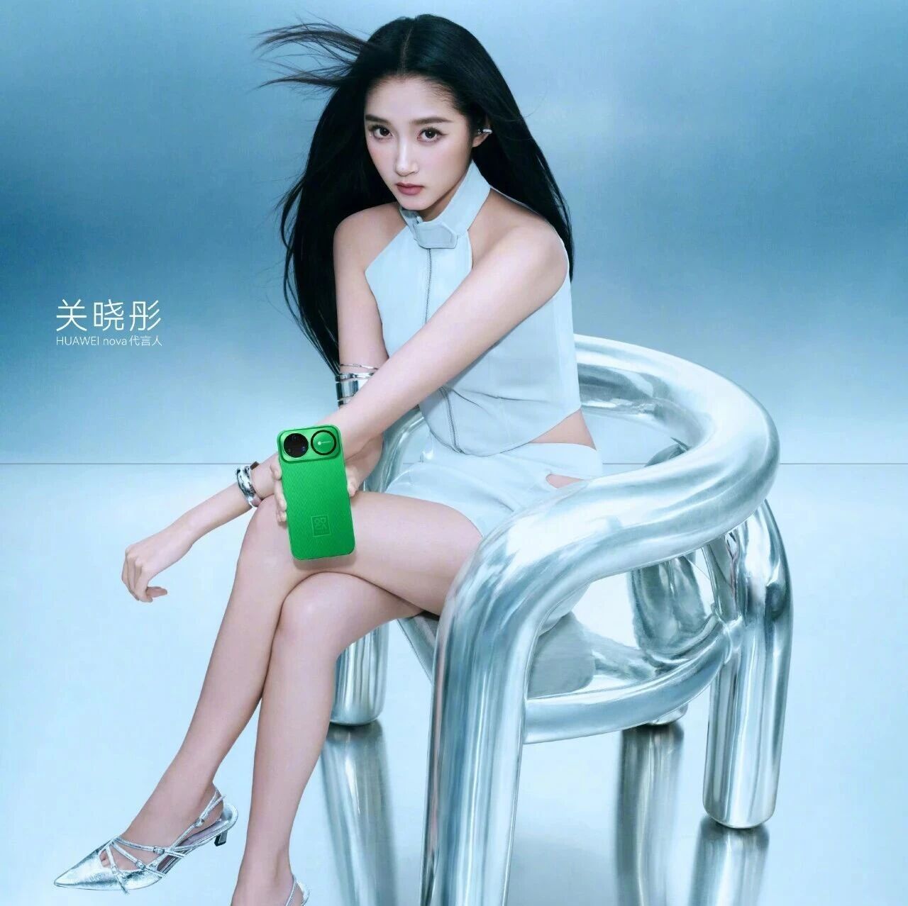 关晓彤|穿搭写真,一组华为nova宣传片,蓝裙穿搭充满少女青春活力