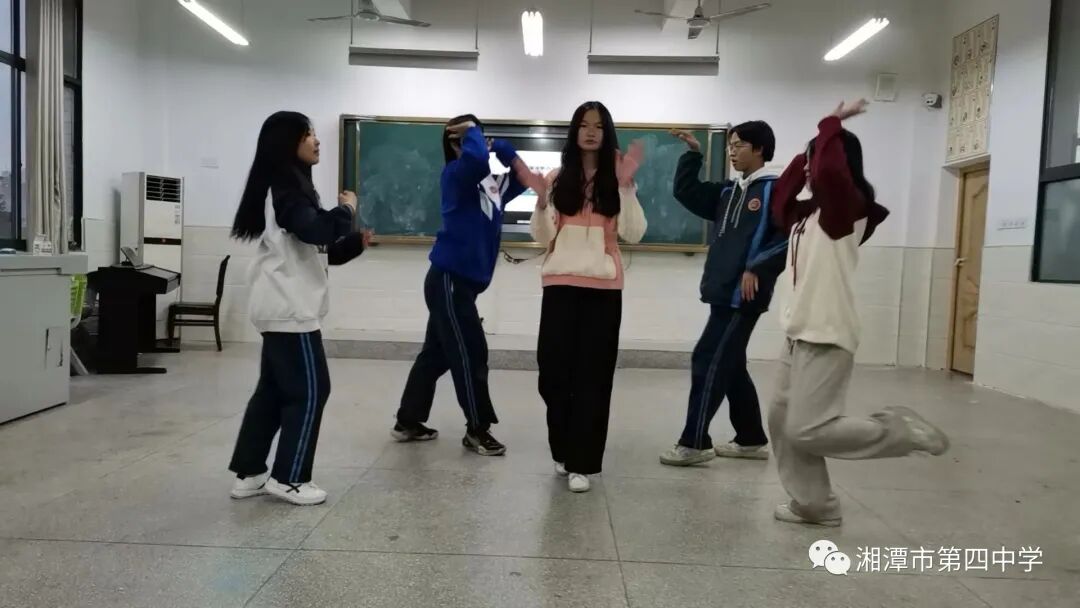 舞动青春，奏响未来