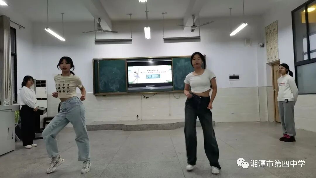 舞动青春，奏响未来