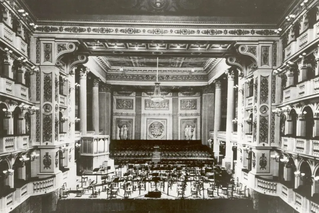 vecchio-salone-concerti.jpg