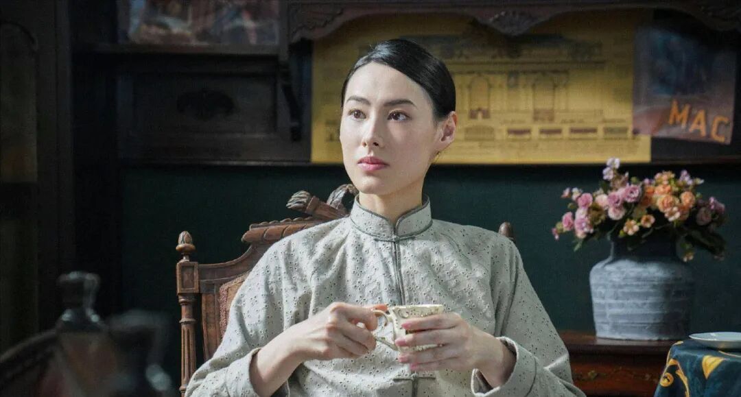 梁洛施罕见发声:他很富有,我很爱很爱他