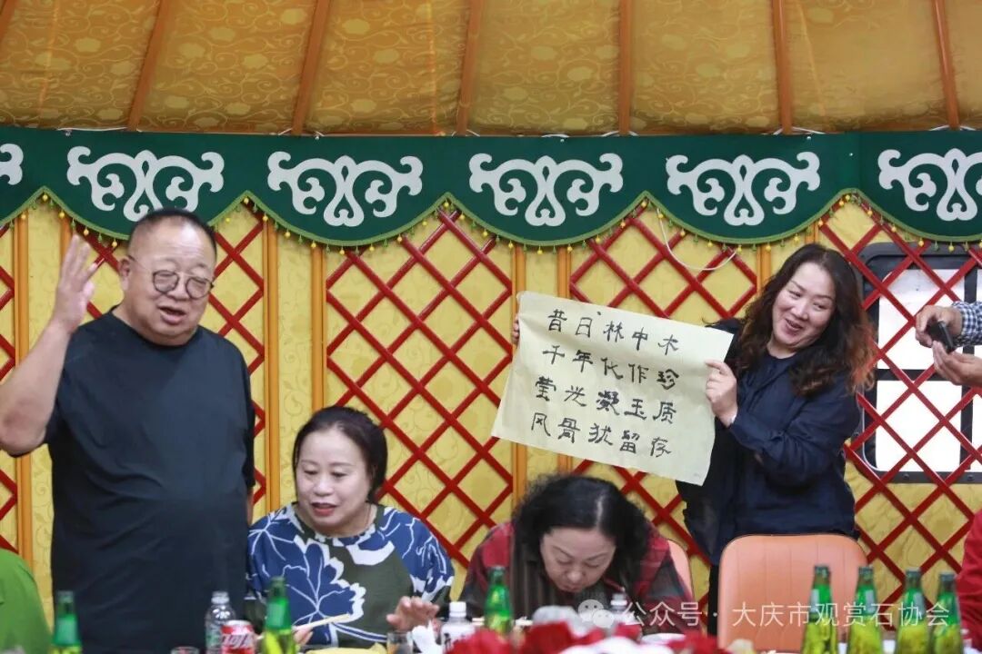 请输入内容主题