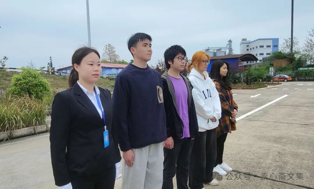教练这个职业似乎是男性的专属,然而,在湖南衡阳旺达国际驾培集团旗下