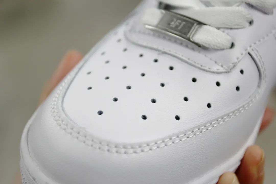 Nike這雙火了38年的小白鞋～一直被復刻，卻從未被超越！ 時尚 第36張