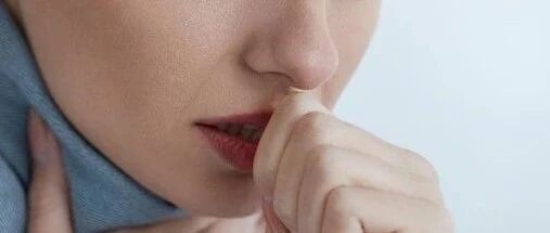 为什么有时候白天不咳嗽，夜晚躺下后就咳嗽非常厉害？