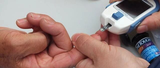 糖尿病患者饭前和饭后的血糖控制到多少合适？