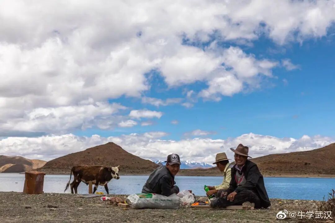 IMG_7989 色朵岛上的原住民回到故土，他们现在已经搬迁到团结新村.JPG