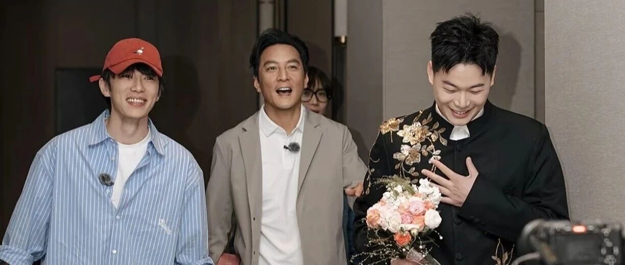 吴彦祖送外卖误闯婚礼跪地找鞋:顶流的接地气,打脸多少内娱明星&nbsp;