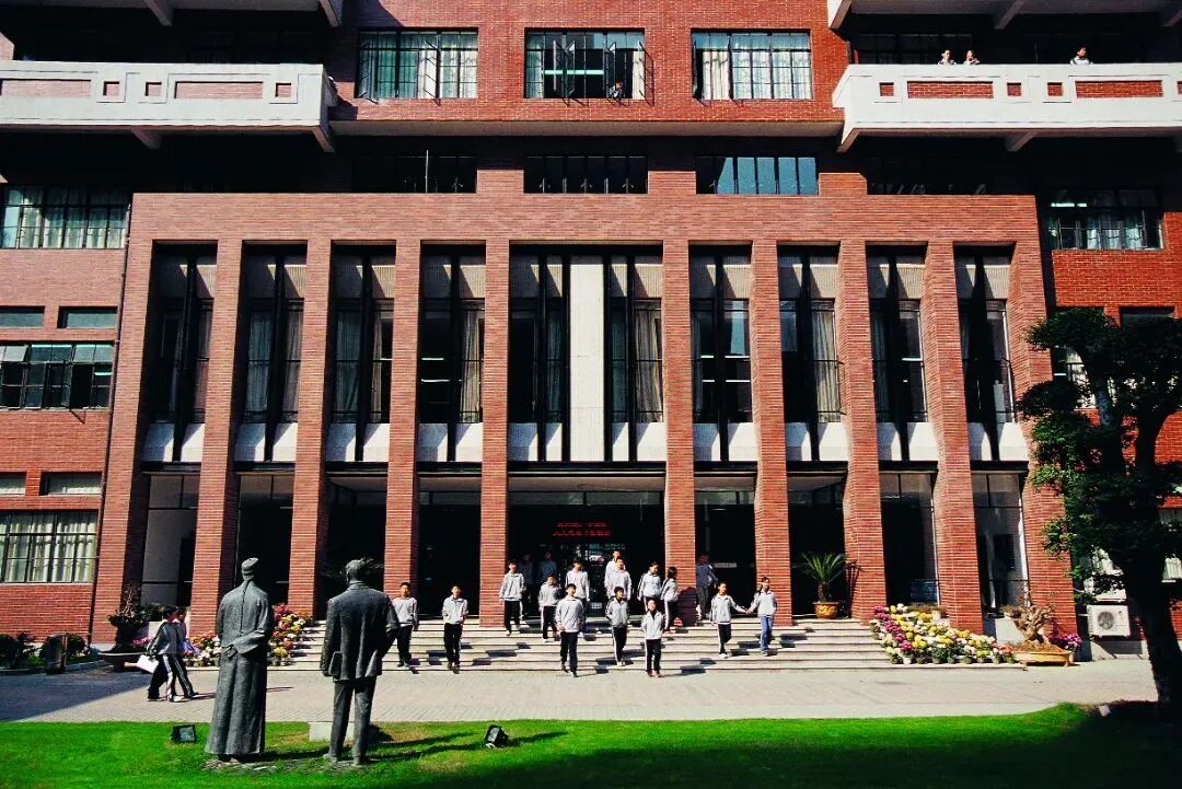 八大金刚之上海市格致中学介绍物理竞赛超牛