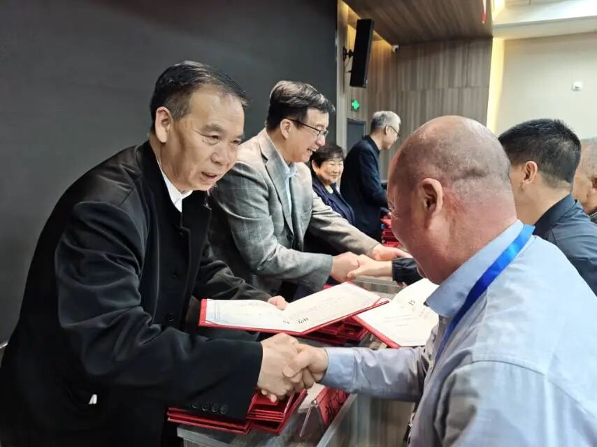 请输入内容主题