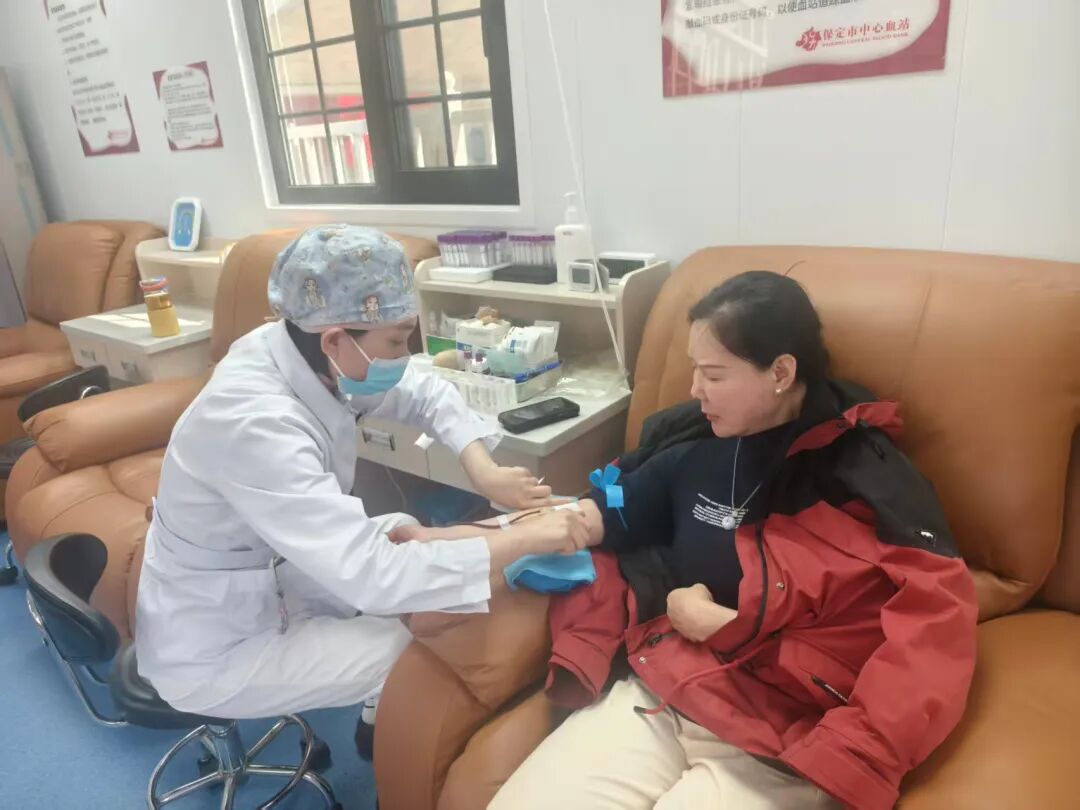 热血传递爱心 责任彰显担当：保定百世开利