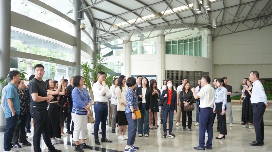 香港珠宝制造业厂商会莅临番禺珠宝服装服饰产业园,共话新机遇