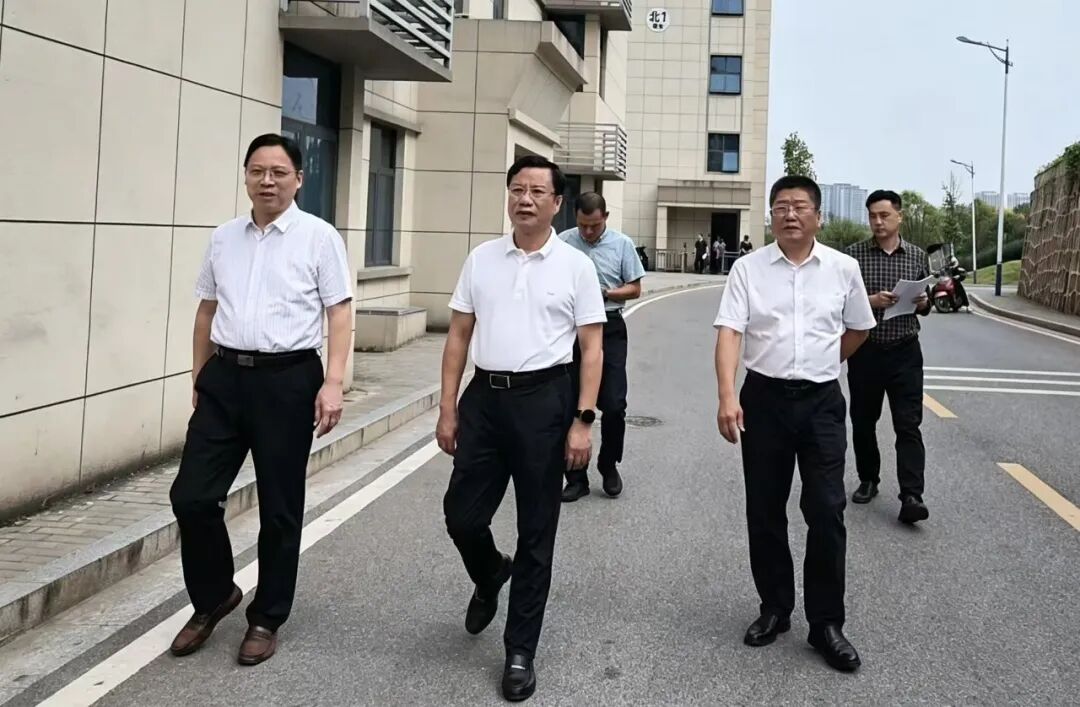 省教育厅副厅长王仁祥莅临我校督导检查校园安全及办学建设工作