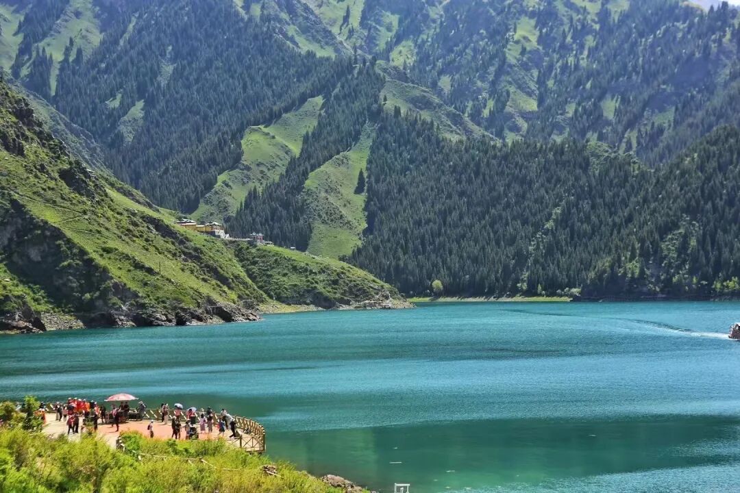 新疆的天山天池瑶池 新疆的天山天池瑶池