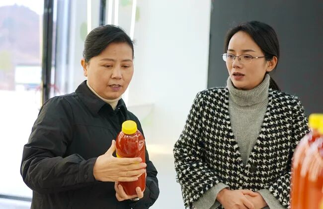 杨琼带队开展春节前走访慰问活动