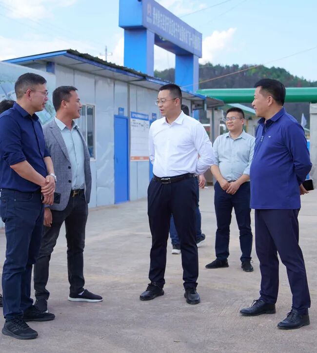 当前位置:>首页>/新闻>/镇远政务>/正文>杨仕根强