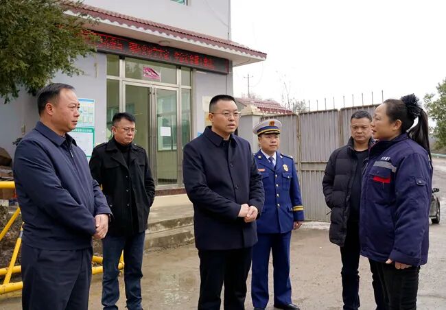 您当前所在位置:>首页>新闻中心>政务要闻>杨仕根一