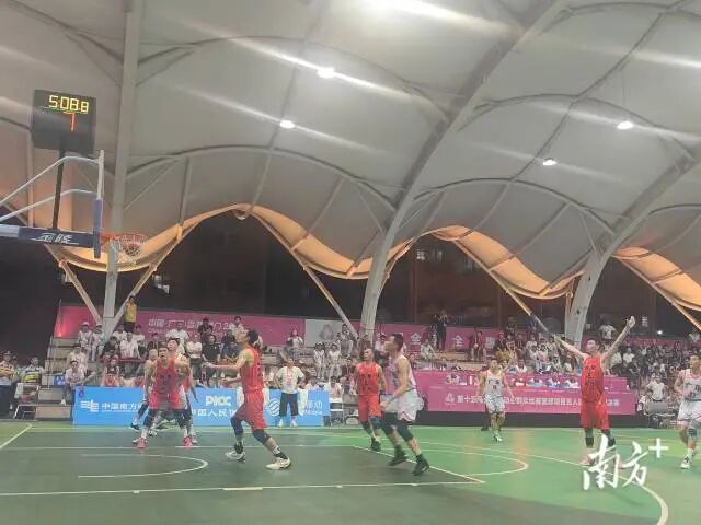 B组冠军赛在中山大涌青岗体育公园内举行。 南方+杨慧荣 拍摄