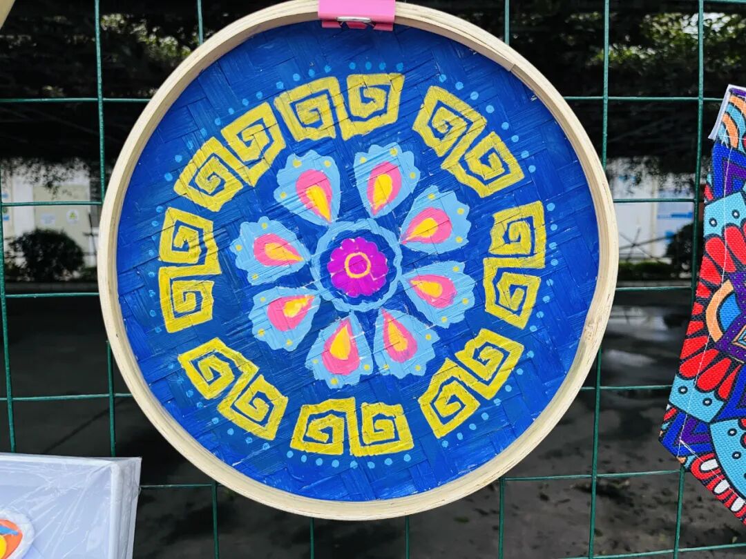 特色簸箕画精美的剪纸铸牢中华民族共同体意识 同心共筑中国梦同心共