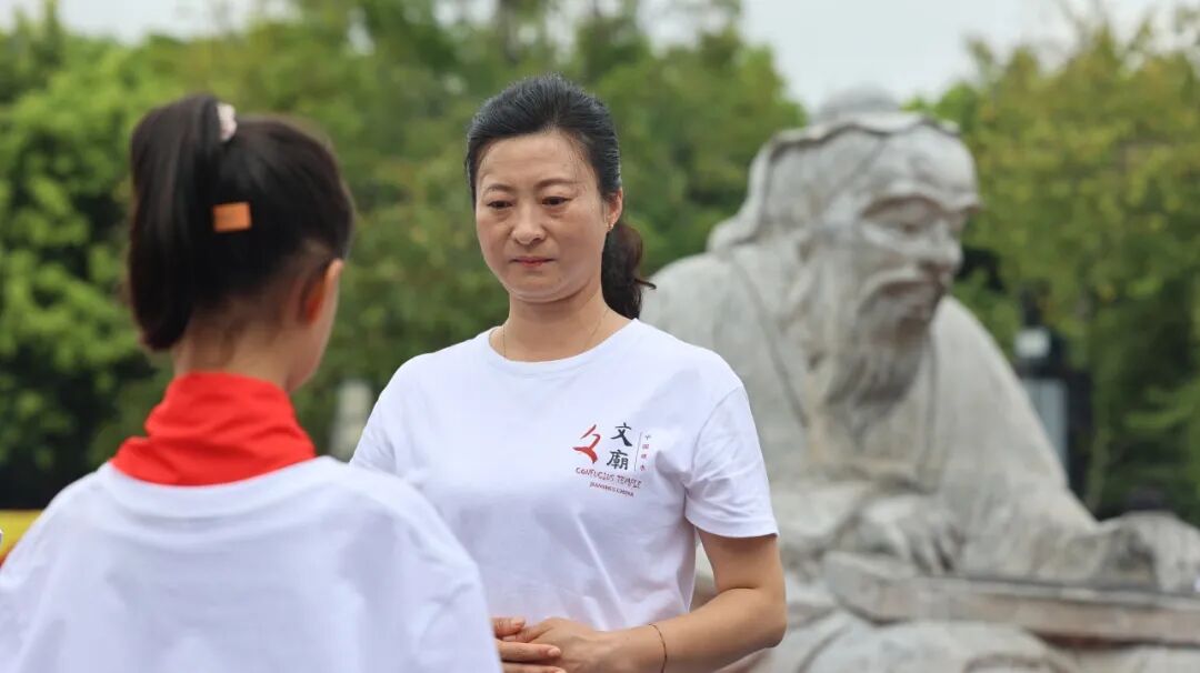 建水县举行景仰先贤·千人拜师礼活动 - 红河州文明网