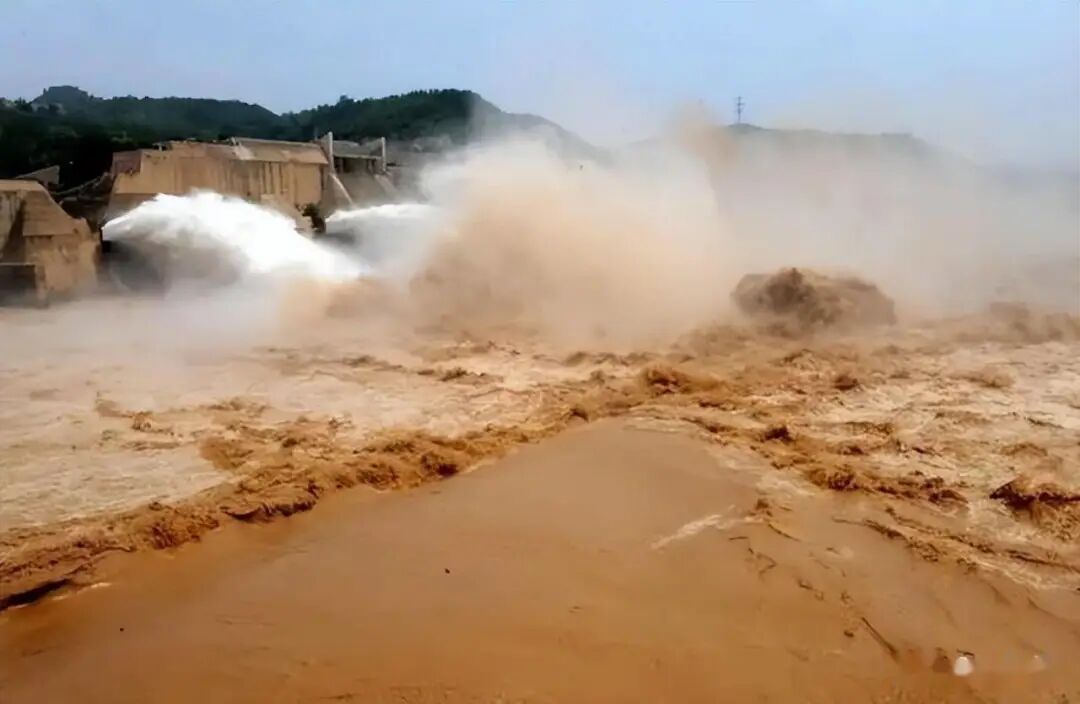 黄河泥沙淤积严重每年调沙耗水数十亿吨为何不动用挖沙船