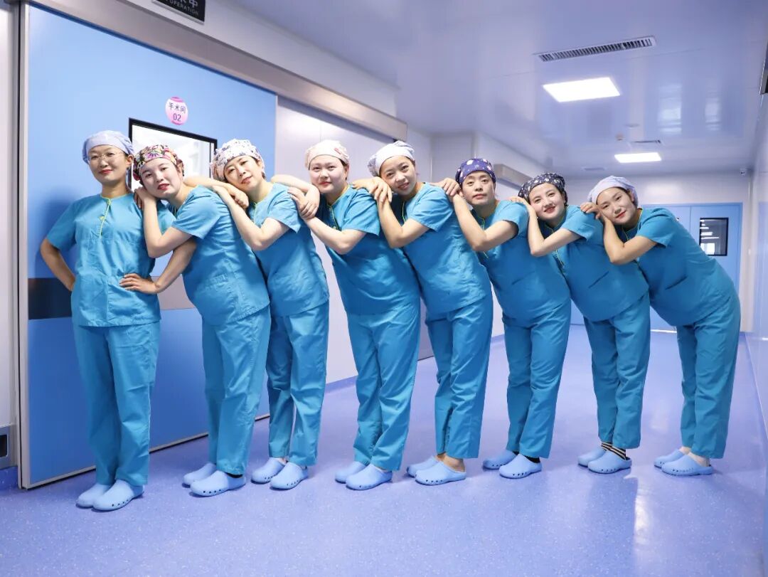 手术钳子怎么拿手术室护士：不只是“递钳子的工具人”_https://www.jmylbn.com_新闻资讯_第10张