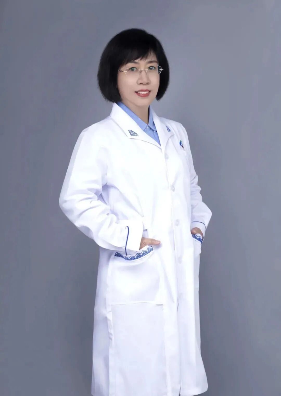 张素云，包头市蒙中医院脾胃病肝病科及内镜中心主任，主任医师，硕士学