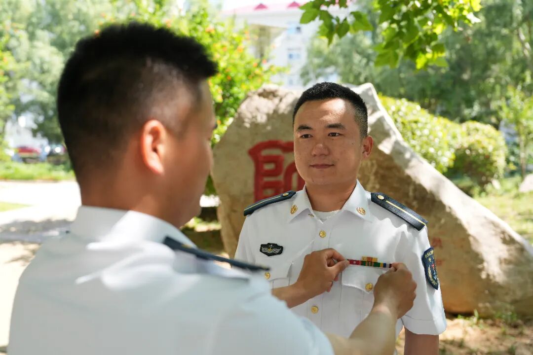 走进青春的颜色 | 让我们一起听听军校学员与勋表的独特故事