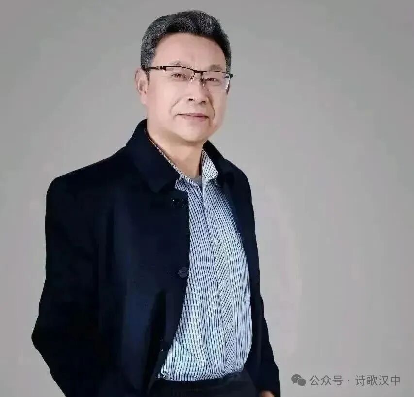 伍宏贤.jpg