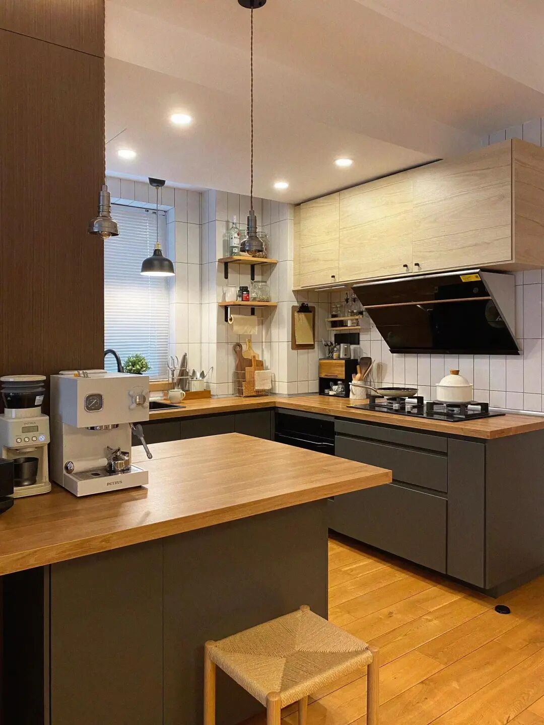 开放式厨房是小户型的理想选择