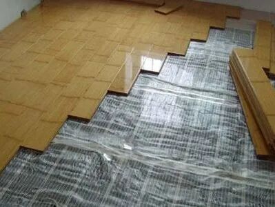 地暖鋪什么地板最好_地暖鋪木地板是不是要選擇實木的_地暖要鋪什么地板