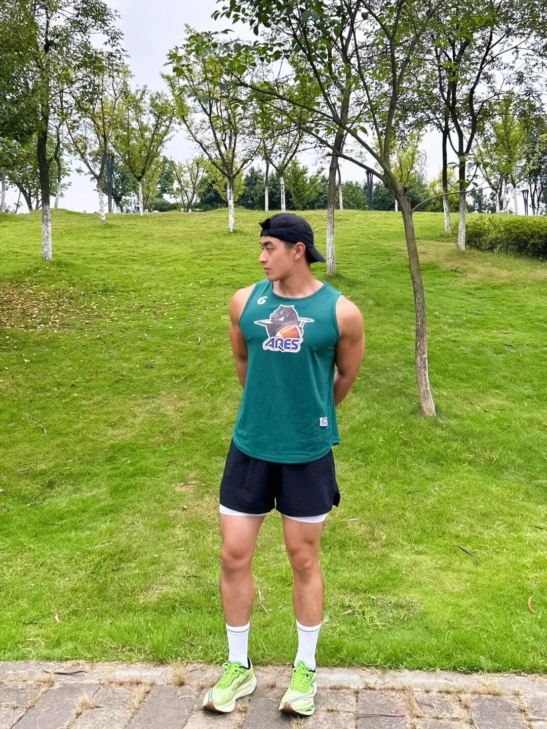 “撕漫男”降临现实！刘聪Russell健身大片，撩翻全网的荷尔蒙狂潮