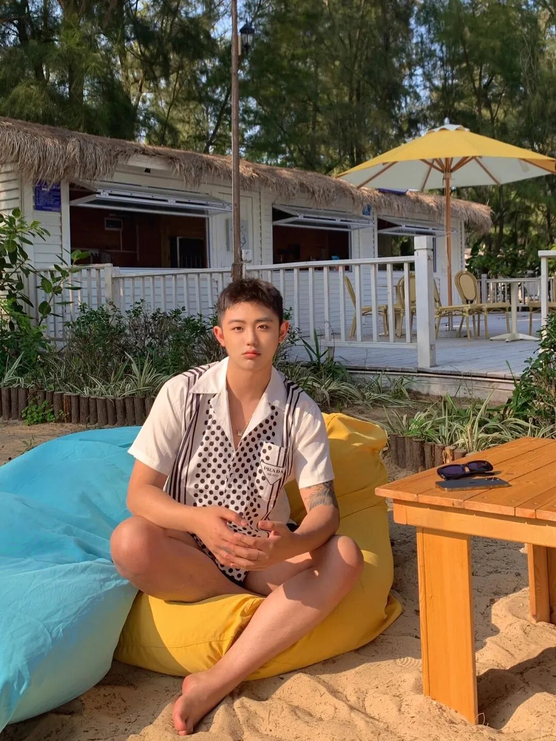 清迈游玩遇上帅气小哥，脂包肌身材与阳光笑容让人沦陷!