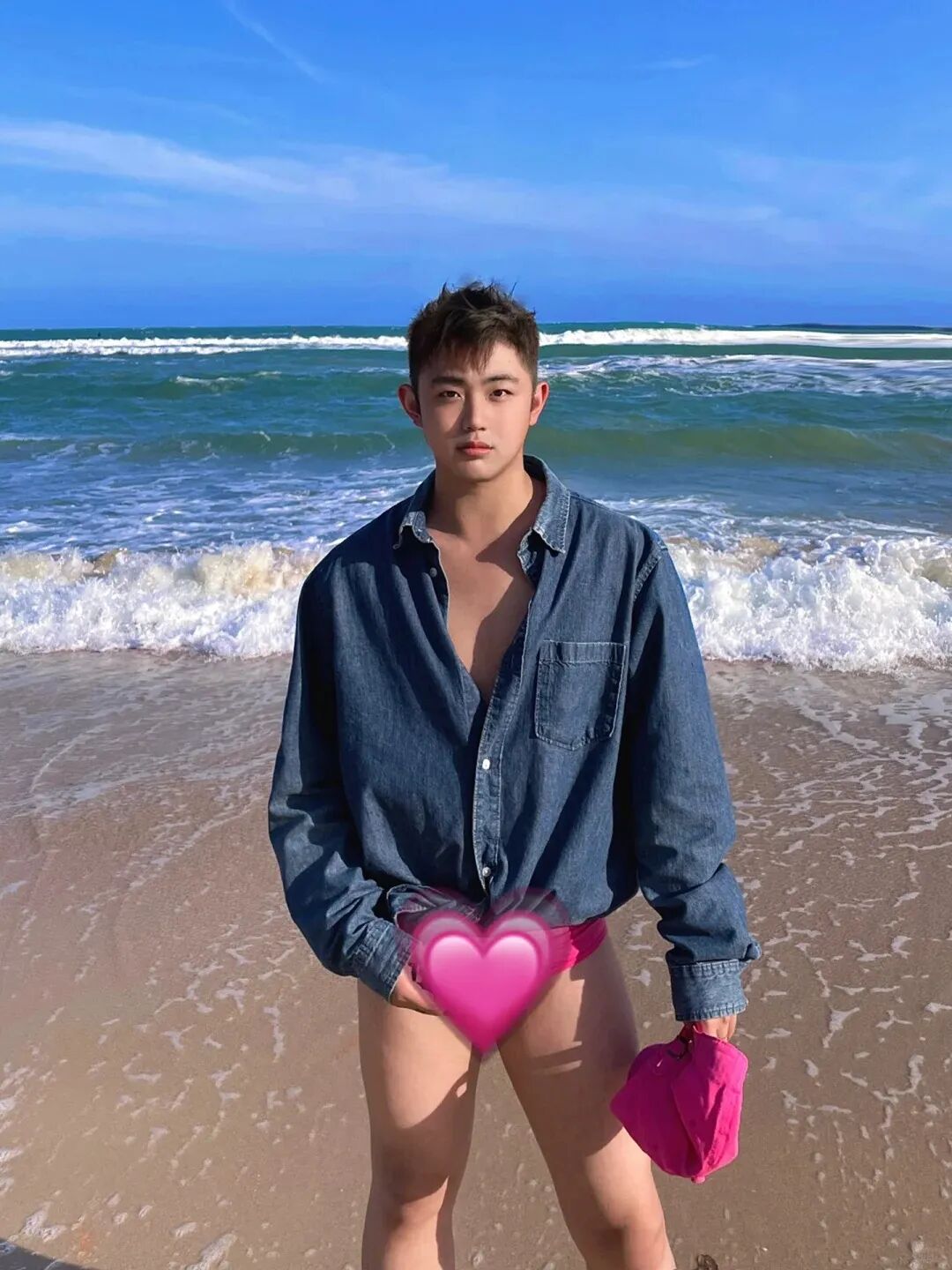 清迈游玩遇上帅气小哥，脂包肌身材与阳光笑容让人沦陷!