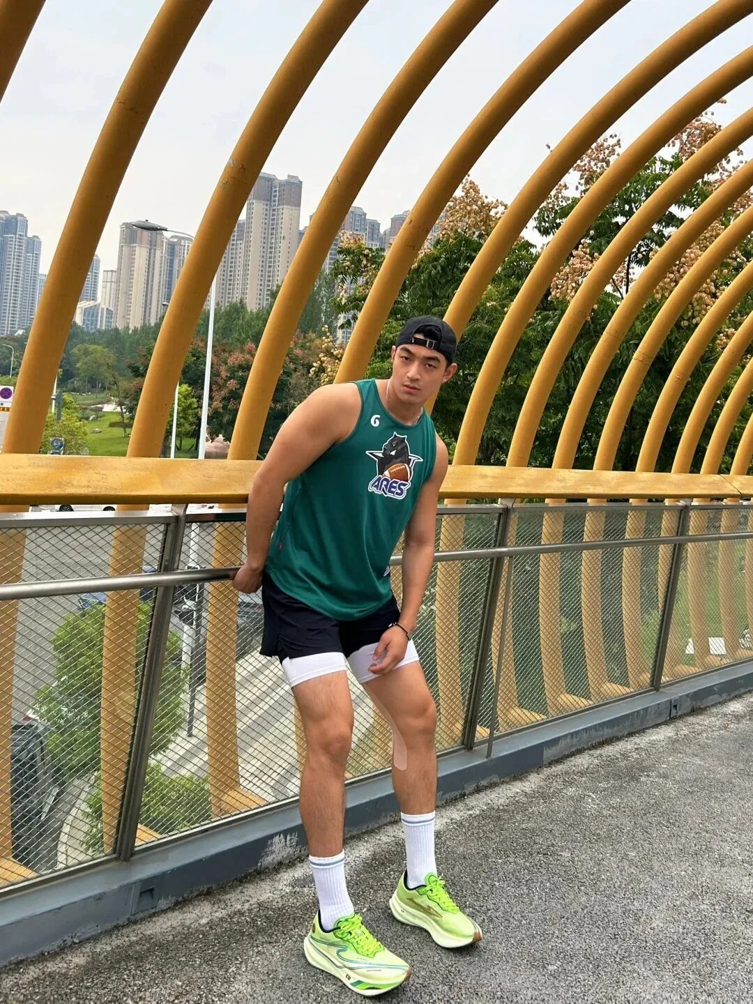 “撕漫男”降临现实！刘聪Russell健身大片，撩翻全网的荷尔蒙狂潮