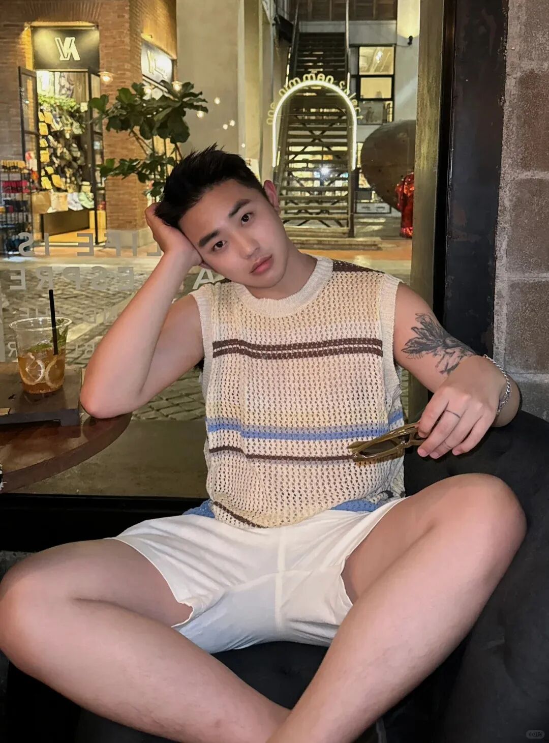 清迈游玩遇上帅气小哥，脂包肌身材与阳光笑容让人沦陷!