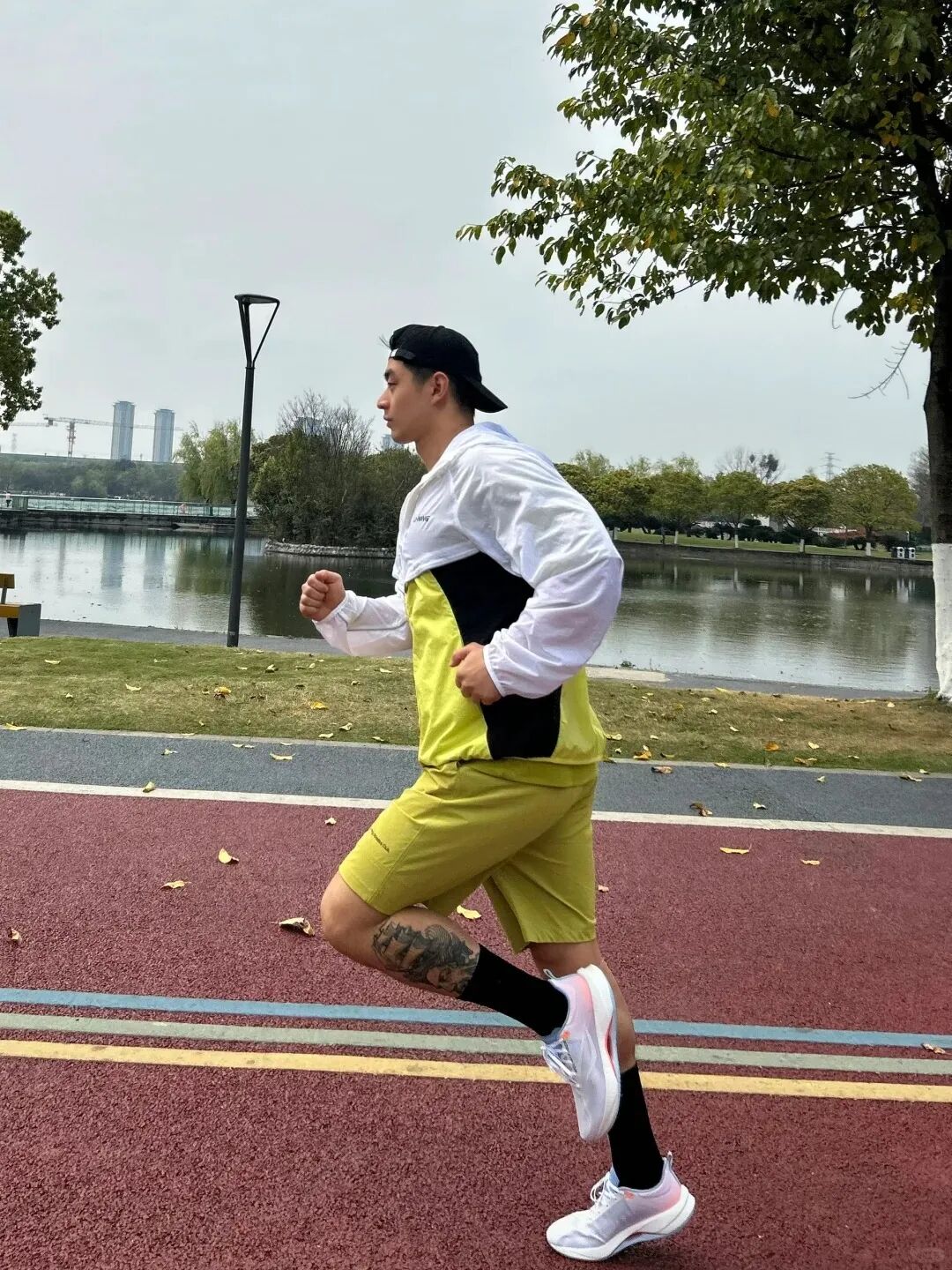 “撕漫男”降临现实！刘聪Russell健身大片，撩翻全网的荷尔蒙狂潮