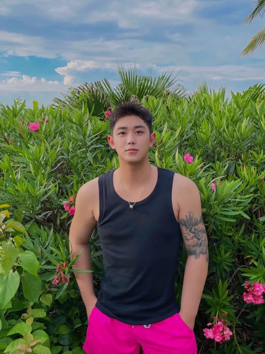 清迈游玩遇上帅气小哥，脂包肌身材与阳光笑容让人沦陷!