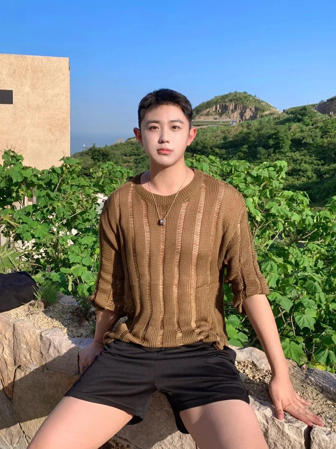 清迈游玩遇上帅气小哥，脂包肌身材与阳光笑容让人沦陷!