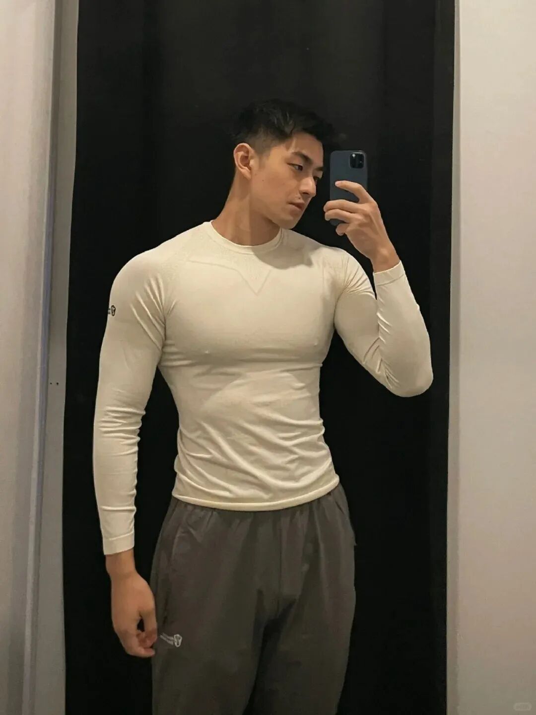 “撕漫男”降临现实！刘聪Russell健身大片，撩翻全网的荷尔蒙狂潮