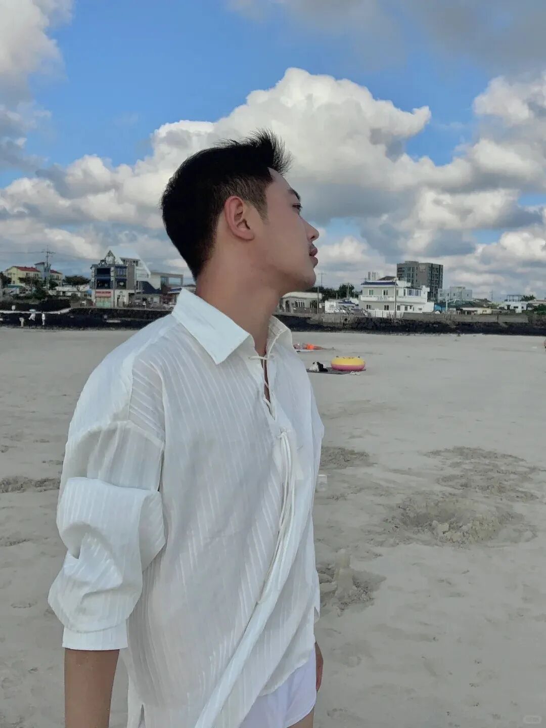 清迈游玩遇上帅气小哥，脂包肌身材与阳光笑容让人沦陷!