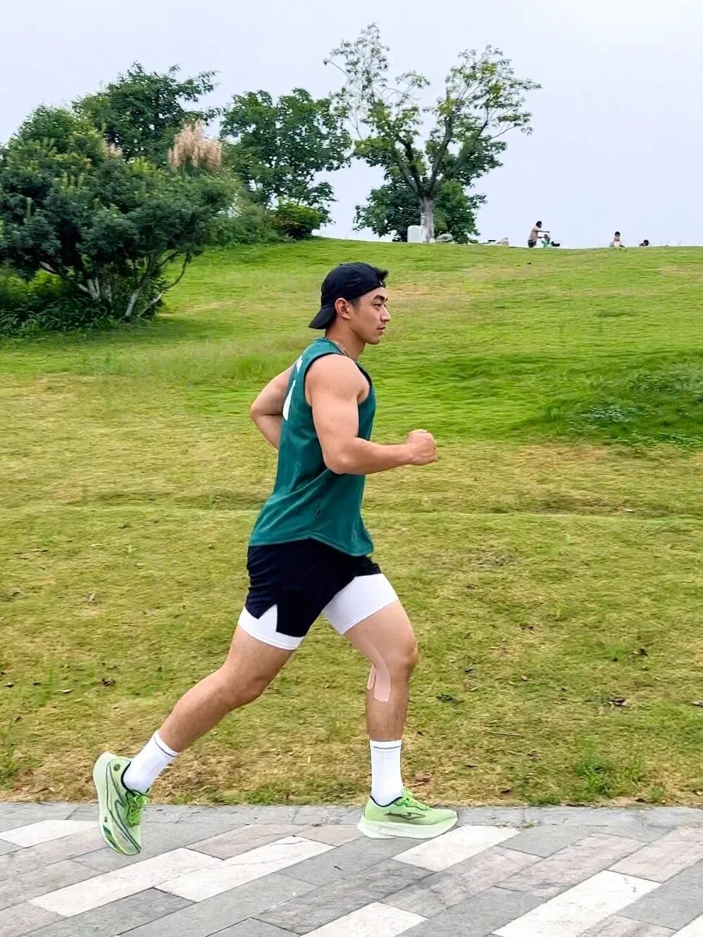 “撕漫男”降临现实！刘聪Russell健身大片，撩翻全网的荷尔蒙狂潮