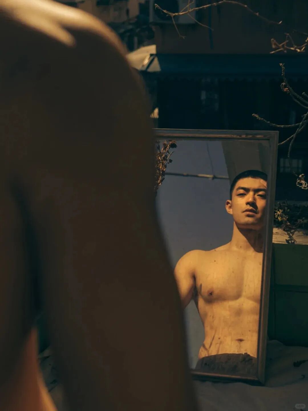 “撕漫男”降临现实！刘聪Russell健身大片，撩翻全网的荷尔蒙狂潮