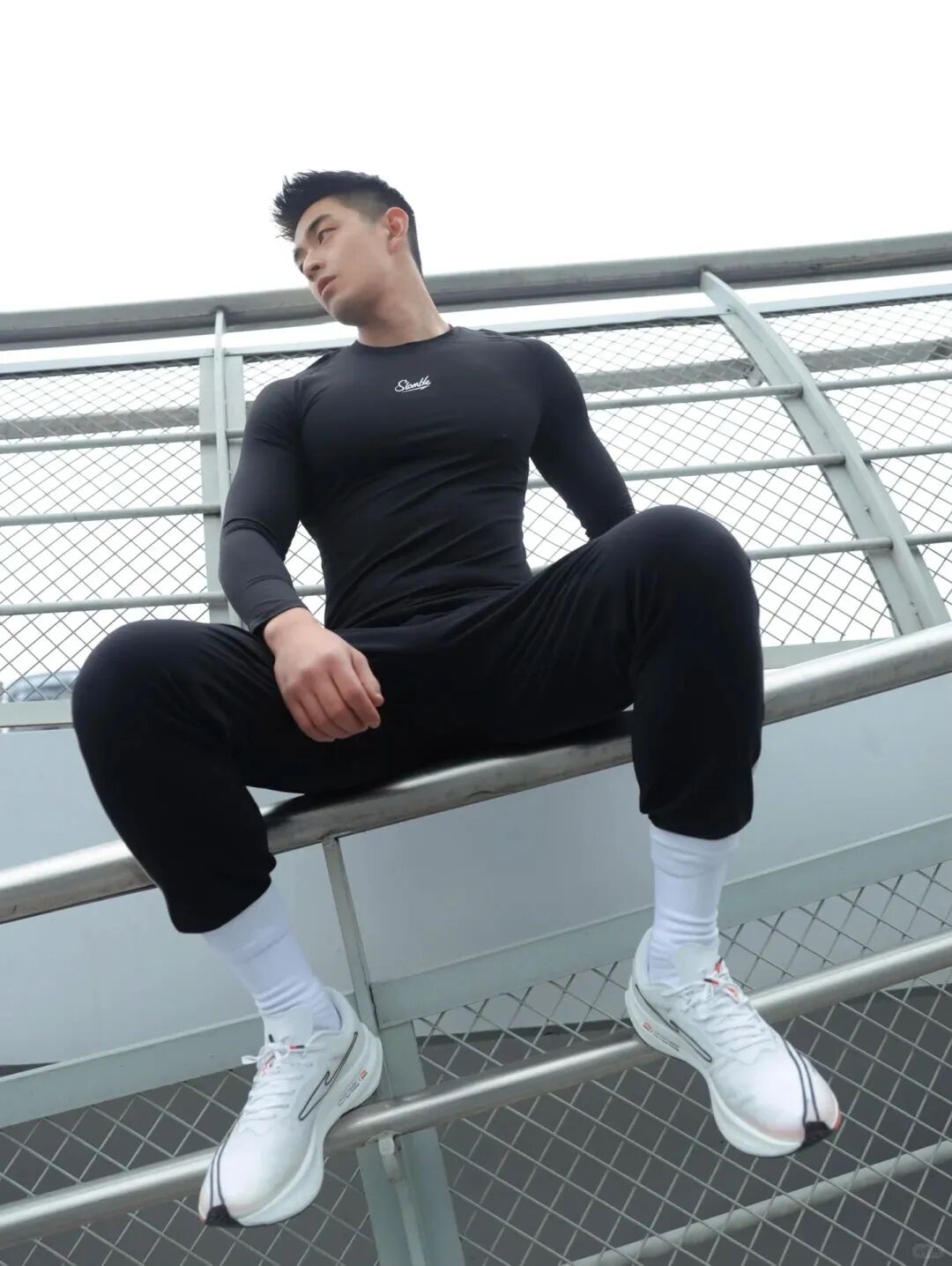 “撕漫男”降临现实！刘聪Russell健身大片，撩翻全网的荷尔蒙狂潮