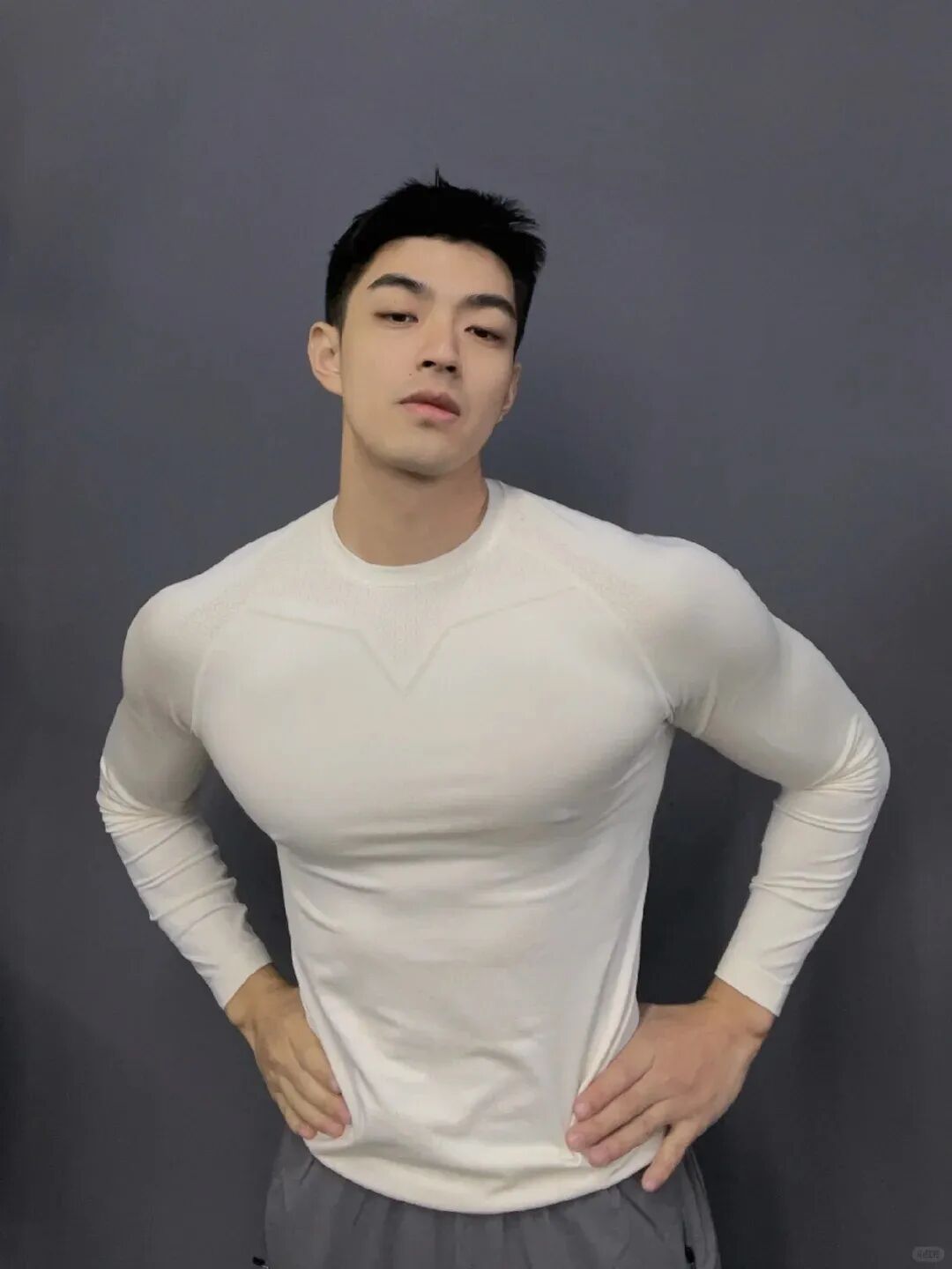 “撕漫男”降临现实！刘聪Russell健身大片，撩翻全网的荷尔蒙狂潮