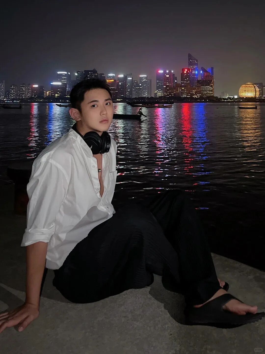 清迈游玩遇上帅气小哥，脂包肌身材与阳光笑容让人沦陷!