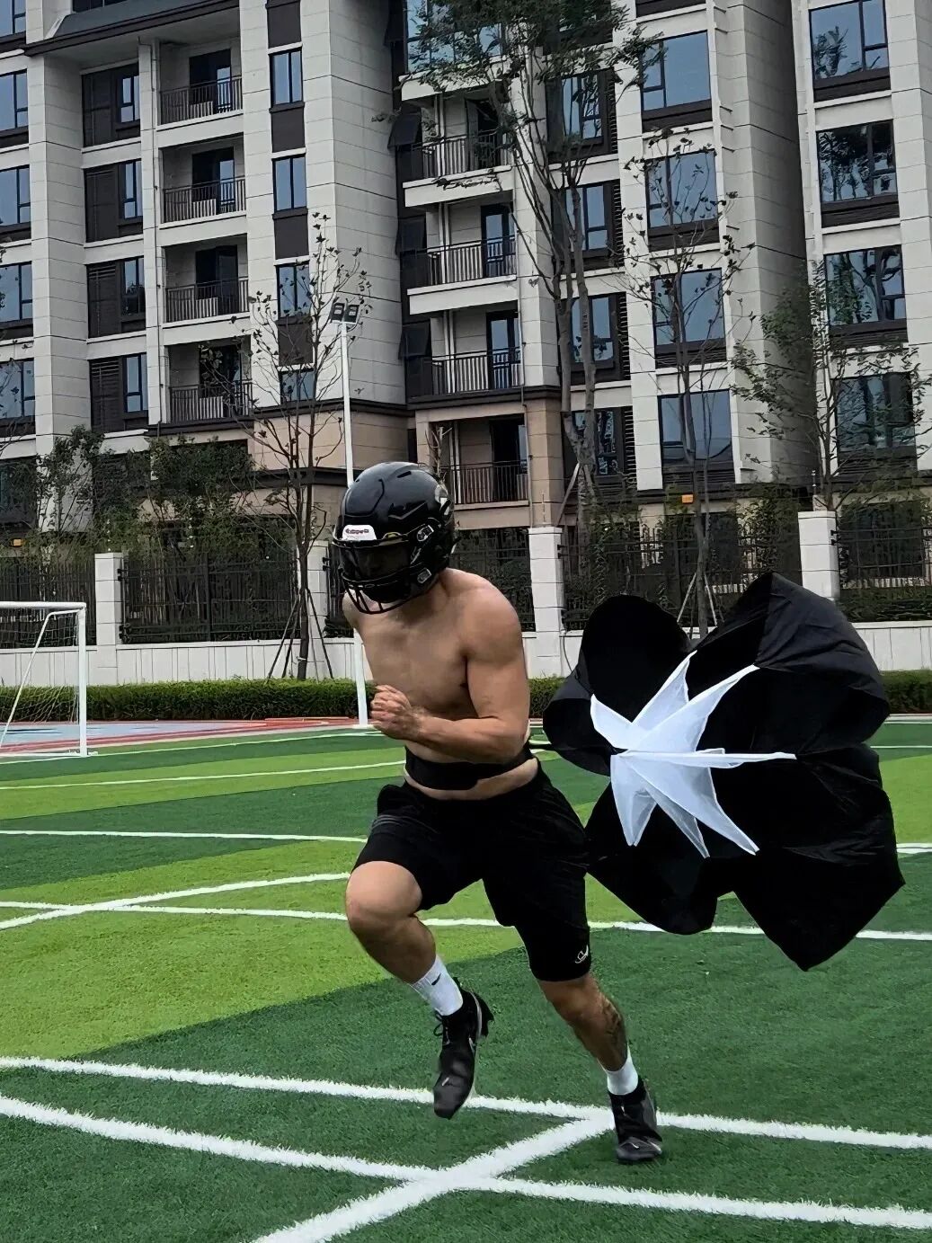 “撕漫男”降临现实！刘聪Russell健身大片，撩翻全网的荷尔蒙狂潮