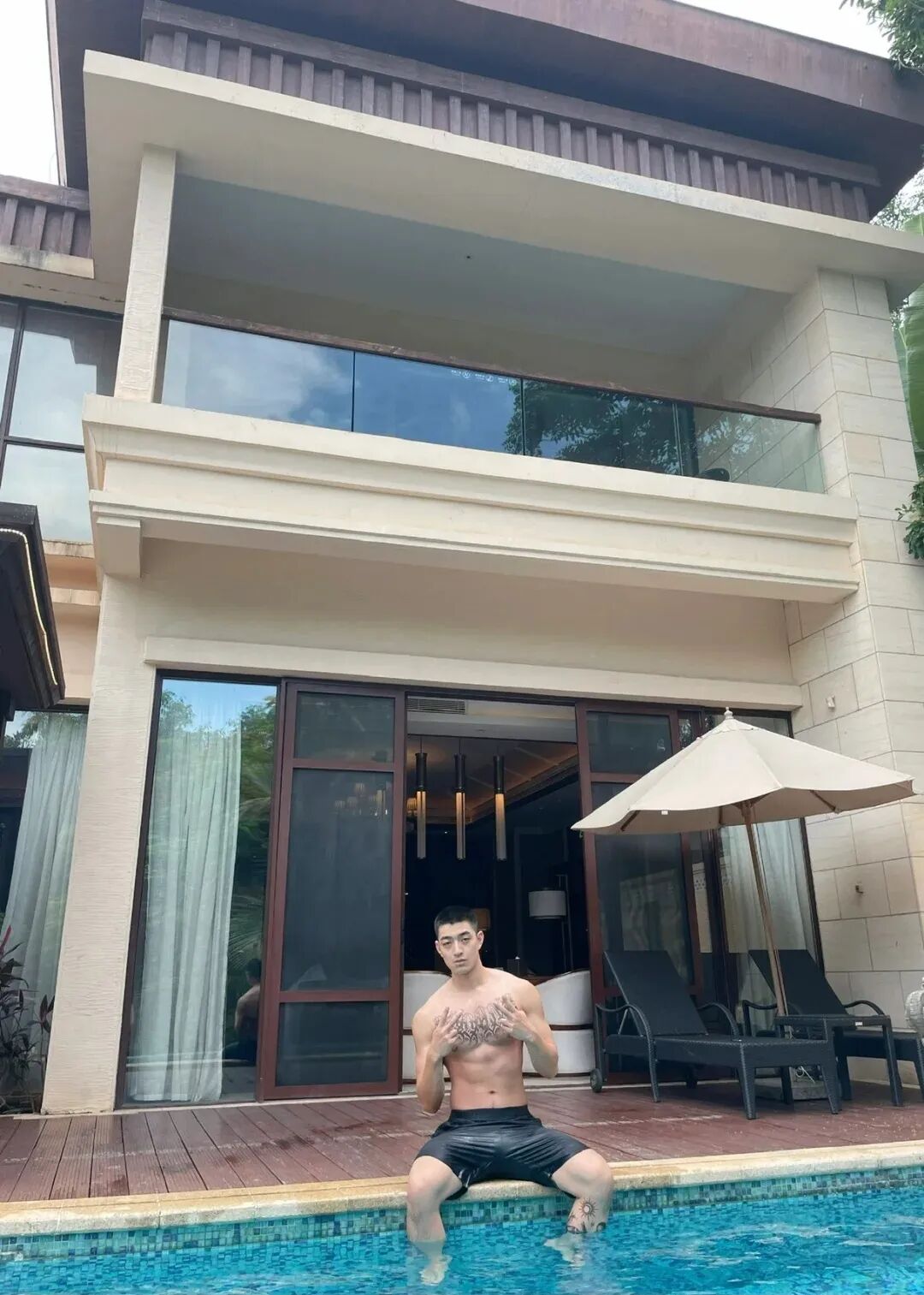 “撕漫男”降临现实！刘聪Russell健身大片，撩翻全网的荷尔蒙狂潮