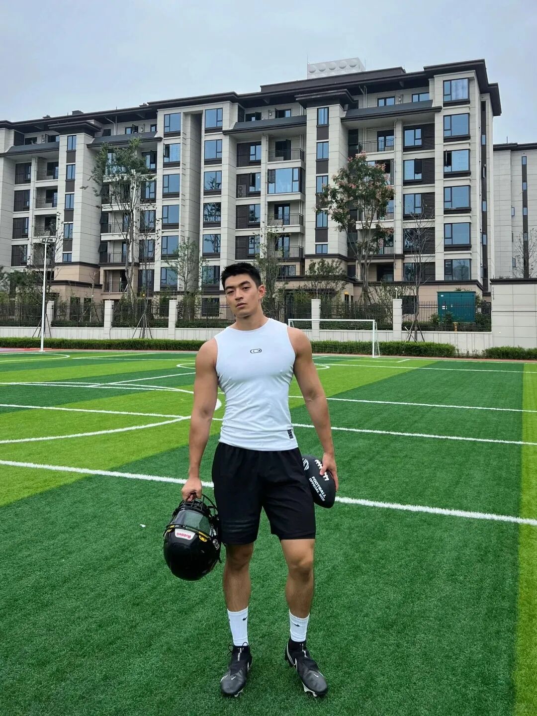 “撕漫男”降临现实！刘聪Russell健身大片，撩翻全网的荷尔蒙狂潮