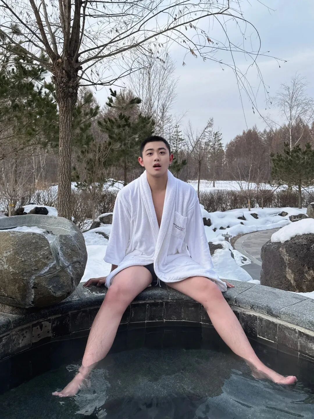 清迈游玩遇上帅气小哥，脂包肌身材与阳光笑容让人沦陷!